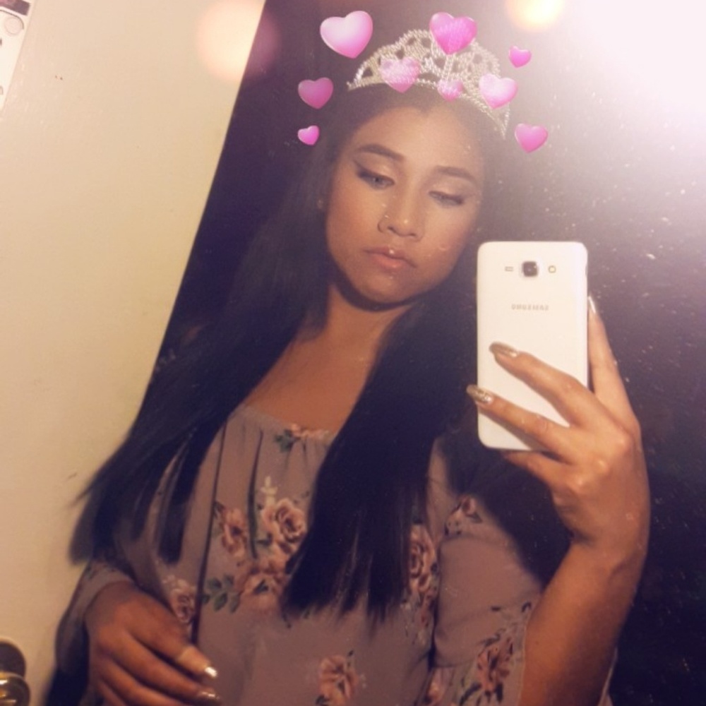 Meet your Posher, Yunuen